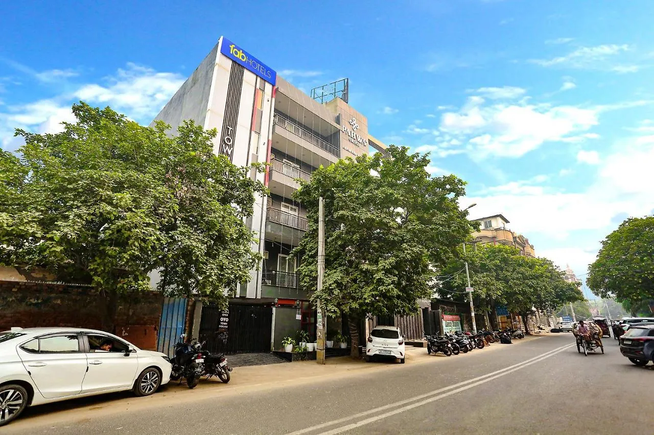 Fabhotel Roseman contacts