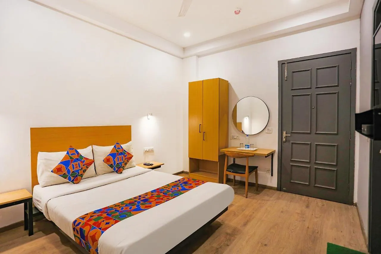 Hotel Fabhotel Roseman Delhi