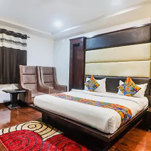 Hotel Fabexpress Sandberry - Prashant Vihar, Delhi (National Capital Territory of India)